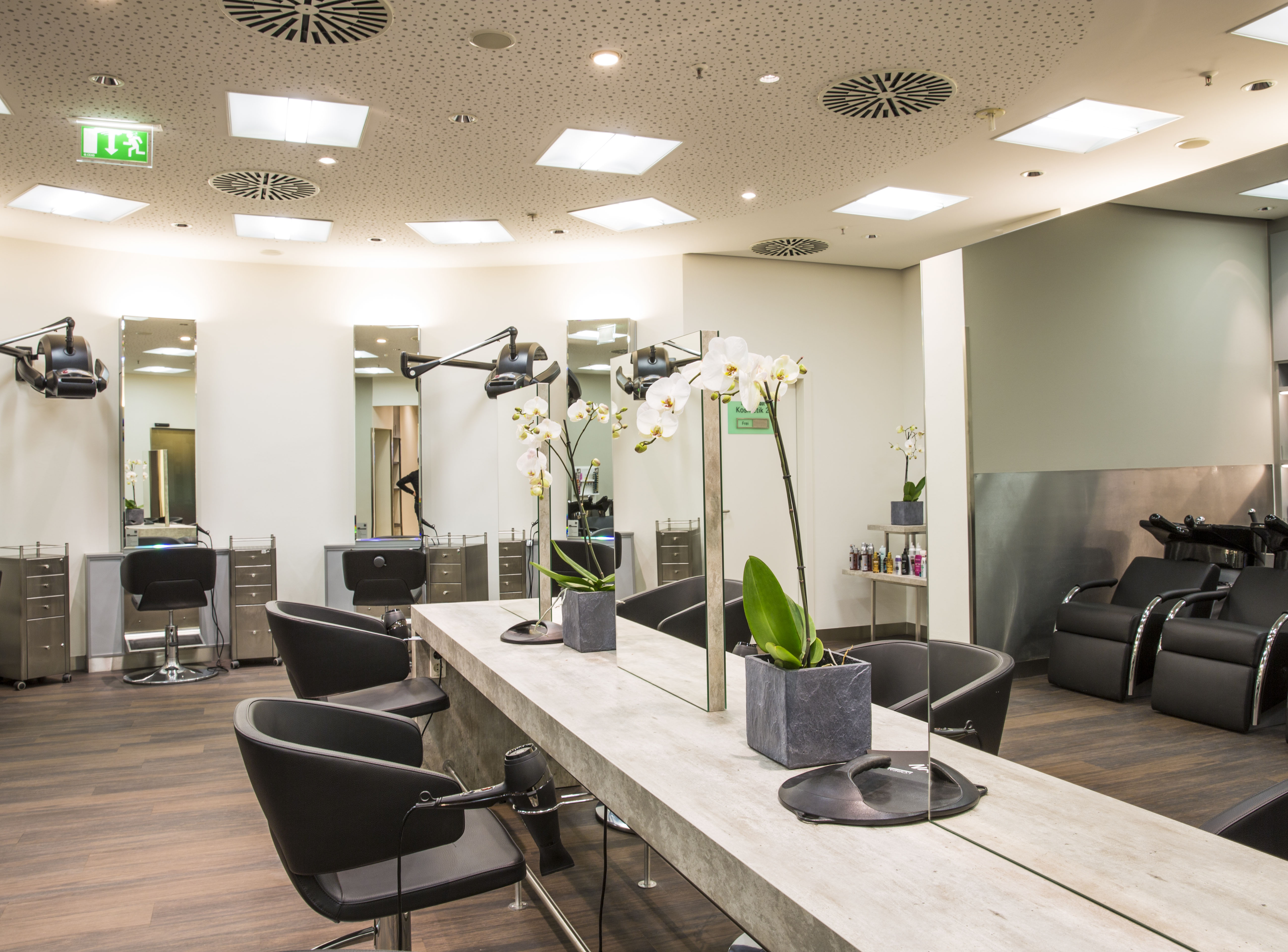 Breuninger die friseure E. Breuninger GmbH & Co